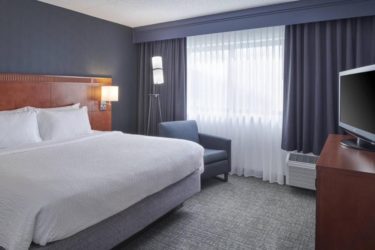 Courtyard By Marriott Detroit Troy Hotell Exteriör bild