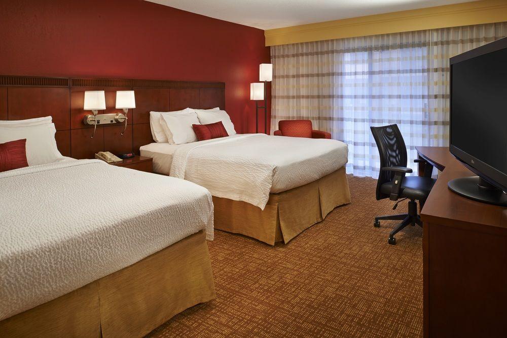 Courtyard By Marriott Detroit Troy Hotell Exteriör bild